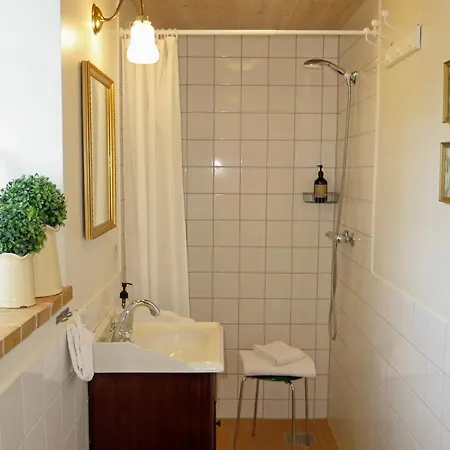 Bed & Breakfast Myrholm *