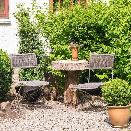 Bed & Breakfast Myrholm *